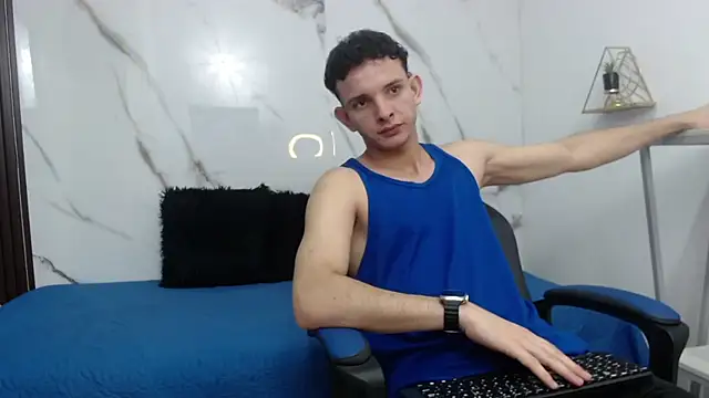 Snapshot of keen_black_ chatting on 05/26/26, 03:48 keen black online show from 05/26/26, 03:48