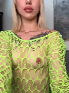 Snapshot of TeaseBabeXXX chatting on 05/23/26, 10:42 TeaseBabeXXX online show from 05/23/26, 10:42