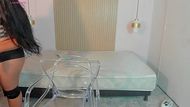 MiaLane3 online show from 07/11/26, 11:21