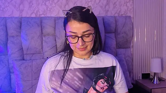 JuliaFerrer online show from 05/22/26, 04:32