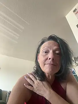 Snapshot of sassybrunette75 chatting on 06/01/26, 05:56 sassybrunette75 online show from 06/01/26, 05:56
