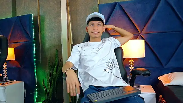 ThiagoFerrer  online show from 05/19/26, 04:30