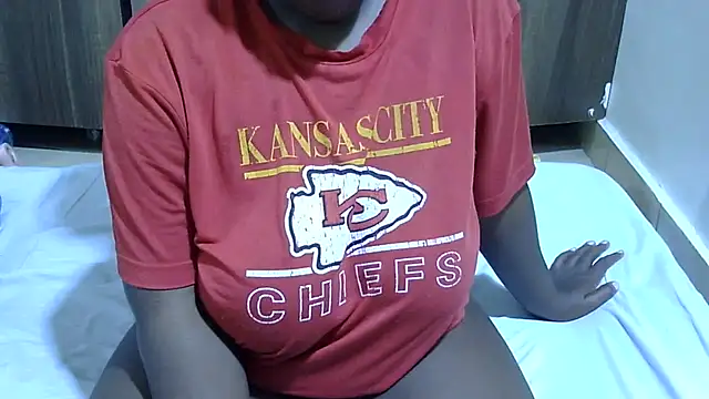 Snapshot of RawHoneyXo- chatting on 06/27/26, 03:34 RawHoneyXo- online show from 06/27/26, 03:34
