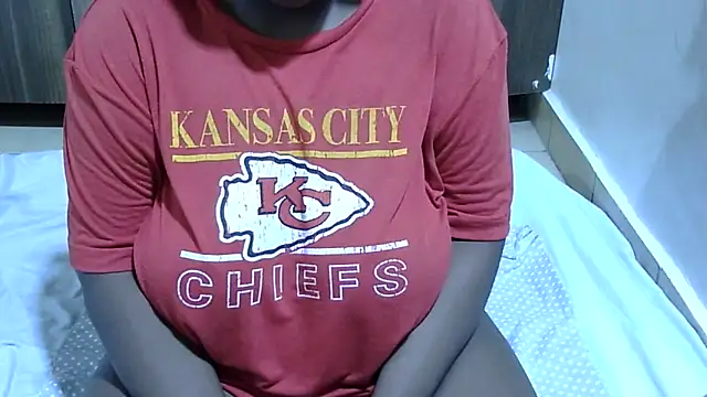 Snapshot of RawHoneyXo- chatting on 05/31/26, 12:49 RawHoneyXo- online show from 05/31/26, 12:49