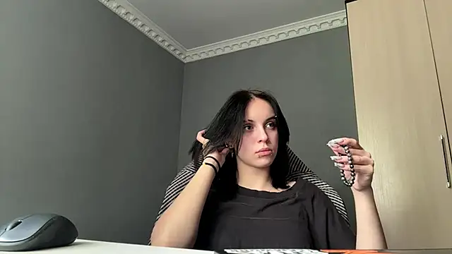 Snapshot of illiebilish chatting on 05/27/26, 07:38 illiebilish online show from 05/27/26, 07:38