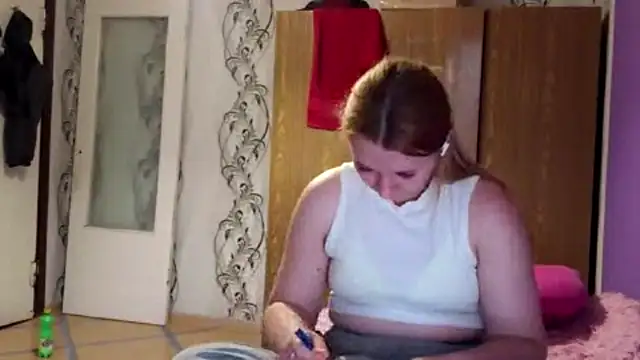 RaeannRoewe online show from 05/28/26, 06:36