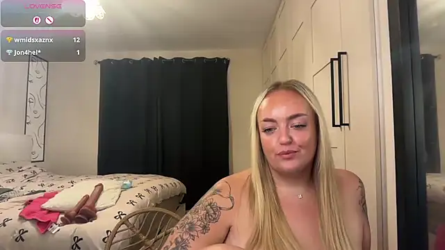 CurvyWetWife online show from 07/07/26, 08:29