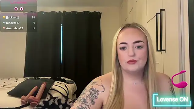 CurvyWetWife online show from 05/19/26, 06:42