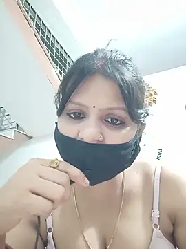 Snapshot of ZOYA-STRIP chatting on 06/10/26, 05:25 ZOYA-STRIP online show from 06/10/26, 05:25