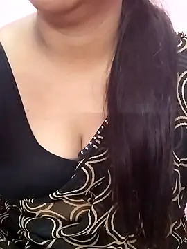 Snapshot of Tamil_Hot_Kulfi chatting on 05/24/26, 06:02 Tamil Hot Kulfi online show from 05/24/26, 06:02