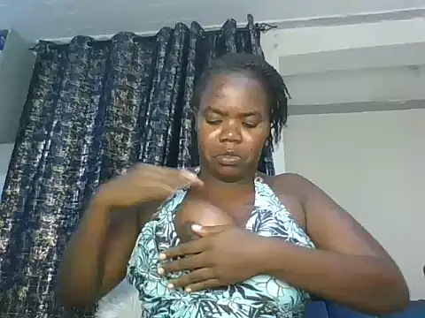 Snapshot of summerdivah chatting on 05/17/26, 09:37 summerdivah online show from 05/17/26, 09:37