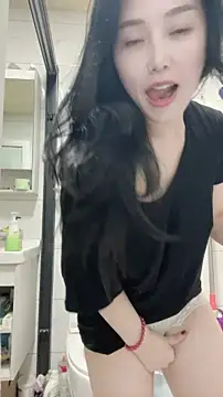 Snapshot of lylxili chatting on 06/27/26, 01:28 lylxili online show from 06/27/26, 01:28