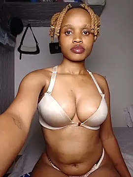 Snapshot of Tempting_Ebony chatting on 05/18/26, 01:27 Tempting Ebony online show from 05/18/26, 01:27