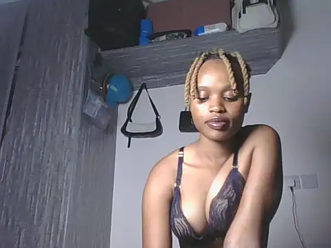Snapshot of Tempting_Ebony chatting on 05/25/26, 03:06 Tempting Ebony online show from 05/25/26, 03:06