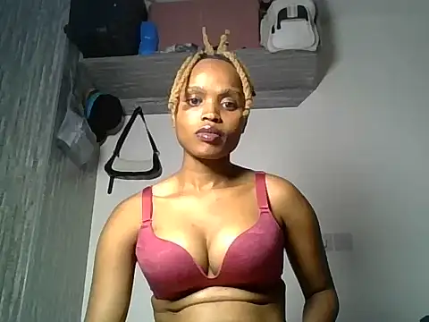 Snapshot of Tempting_Ebony chatting on 05/21/26, 02:14 Tempting Ebony online show from 05/21/26, 02:14