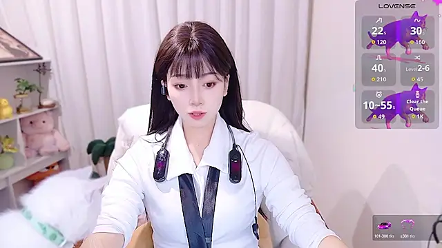 Snapshot of August_cat chatting on 07/13/26, 09:25 August cat online show from 07/13/26, 09:25