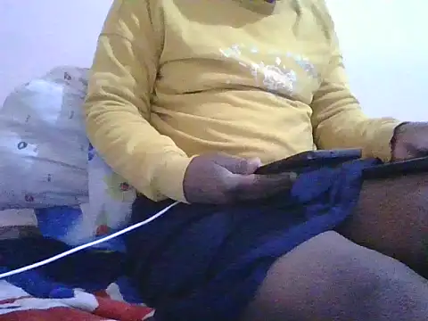 Snapshot of queenm5 chatting on 07/14/26, 03:33 queenm5 online show from 07/14/26, 03:33