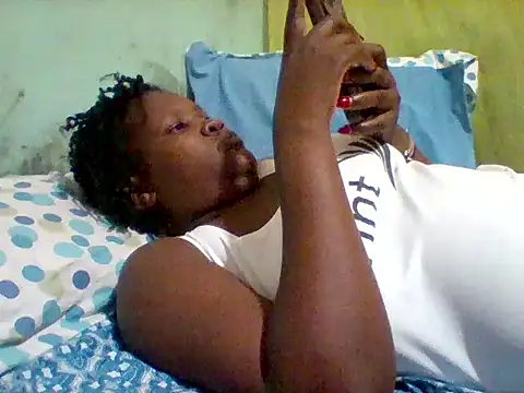Snapshot of horny_drip chatting on 06/07/26, 01:05 horny drip online show from 06/07/26, 01:05