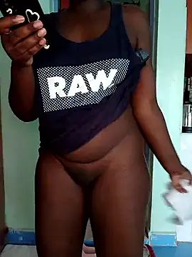 Snapshot of thickiana4 chatting on 06/20/26, 12:43 thickiana4 online show from 06/20/26, 12:43