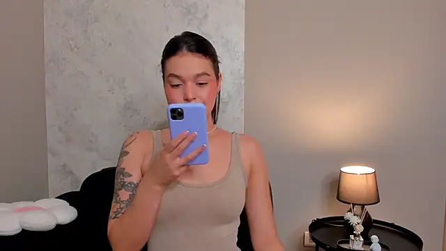 Snapshot of MeganColt chatting on 06/18/26, 12:42 MeganColt online show from 06/18/26, 12:42