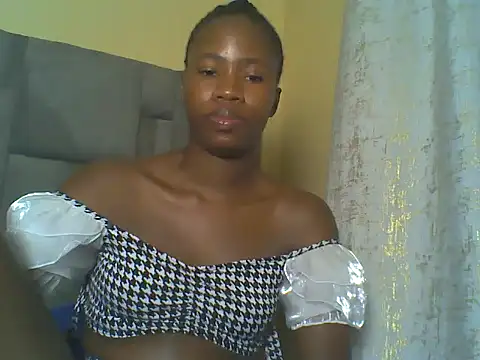 Snapshot of Cuteebony16 chatting on 05/19/26, 03:19 Cuteebony16 online show from 05/19/26, 03:19