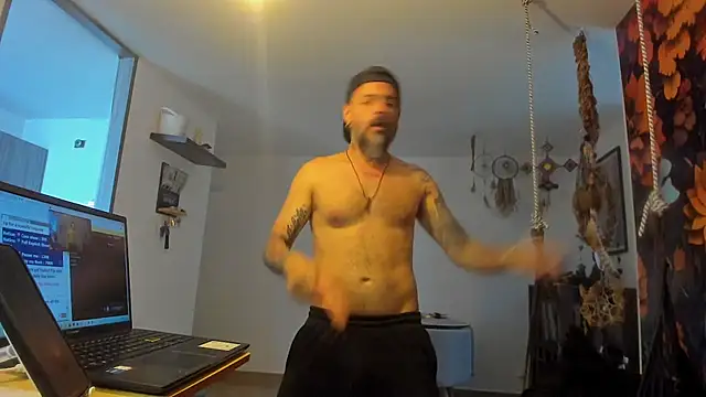 Miguel angeel  online show from 06/03/26, 02:33