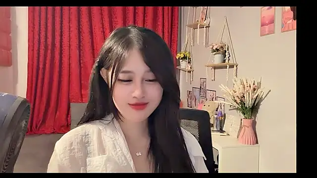 Bee-Cherry online show from 06/30/26, 06:41