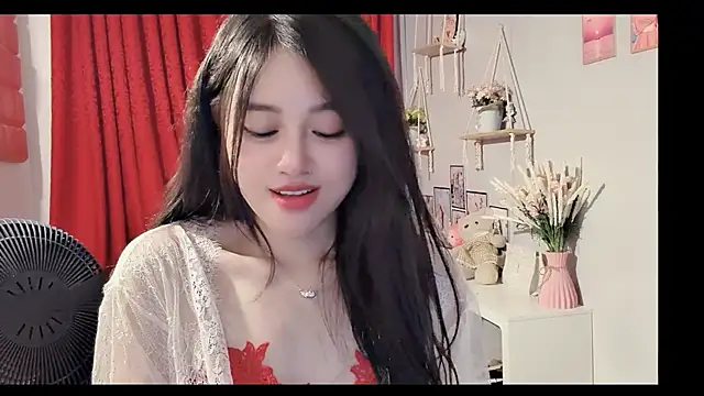 Bee-Cherry online show from 06/24/26, 06:28
