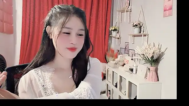Bee-Cherry online show from 06/03/26, 02:33