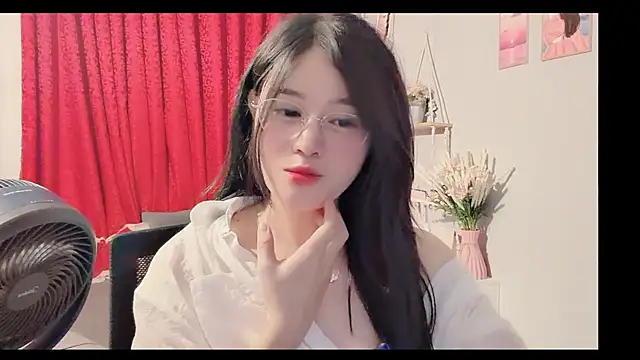 Bee-Cherry online show from 06/09/26, 01:56