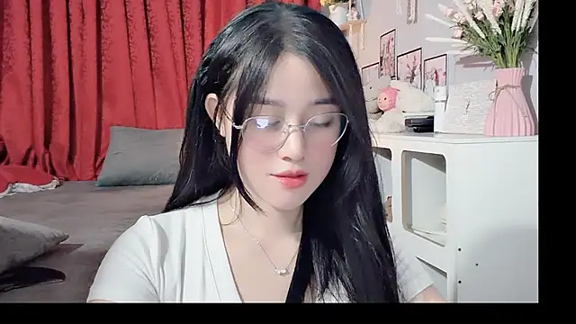 Bee-Cherry online show from 05/28/26, 05:59