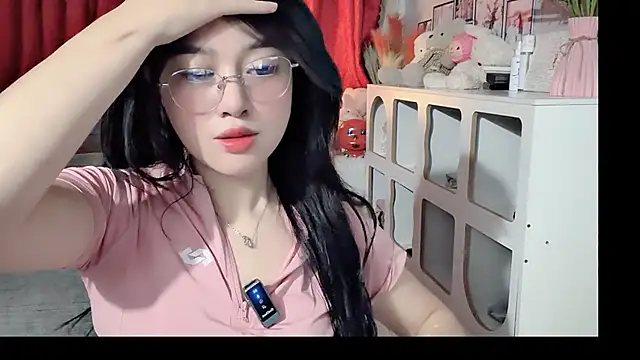 Bee-Cherry online show from 05/26/26, 05:38