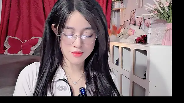 Bee-Cherry online show from 05/31/26, 06:41