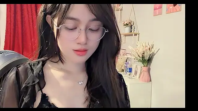 Bee-Cherry online show from 06/29/26, 06:09