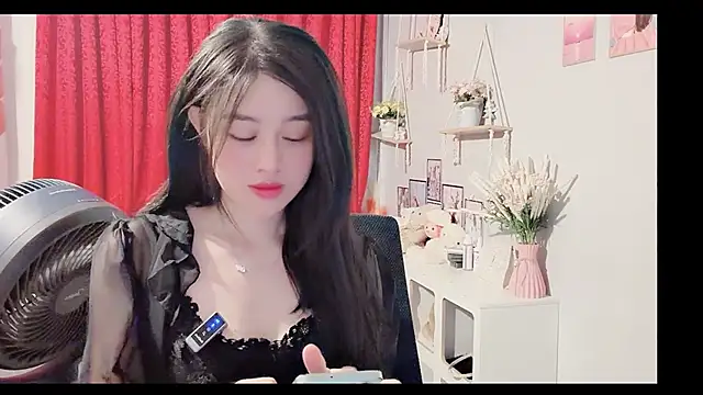 Bee-Cherry online show from 06/07/26, 08:03
