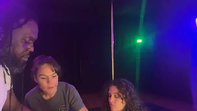 shadowmanNsnowflake online show from 06/30/26, 01:49