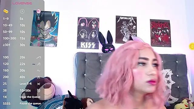 Snapshot of lunabritton chatting on 06/19/26, 03:12 lunabritton online show from 06/19/26, 03:12