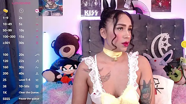 Snapshot of lunabritton chatting on 06/07/26, 02:39 lunabritton online show from 06/07/26, 02:39