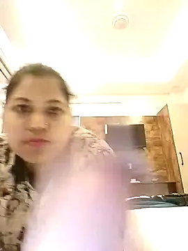 Miss kirtii online show from 05/18/26, 07:46