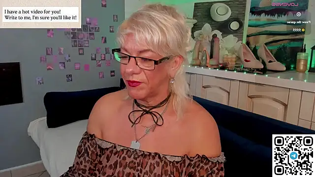 Snapshot of Anna_Coolidge chatting on 06/28/26, 01:12 Anna Coolidge online show from 06/28/26, 01:12