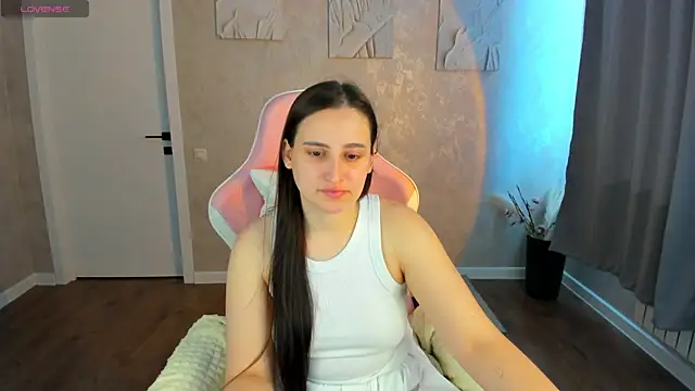 Snapshot of Elizabet_Colllins chatting on 06/18/26, 01:48 Elizabet Colllins online show from 06/18/26, 01:48