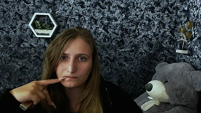 Jenny smille  online show from 06/05/26, 06:52