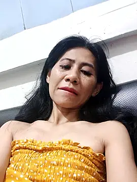 Snapshot of Alisaa0716 chatting on 06/05/26, 06:57 Alisaa0716 online show from 06/05/26, 06:57