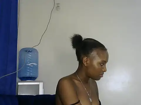 Sexy strawberina online show from 05/30/26, 02:44