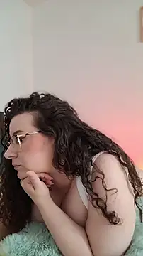 Snapshot of Elissa_Floyd__ chatting on 07/06/26, 12:01 Elissa Floyd online show from 07/06/26, 12:01