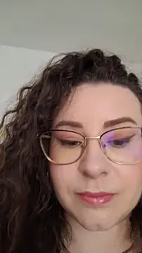 Snapshot of Elissa_Floyd__ chatting on 06/14/26, 10:16 Elissa Floyd online show from 06/14/26, 10:16
