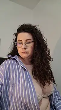 Snapshot of Elissa_Floyd__ chatting on 06/07/26, 04:34 Elissa Floyd online show from 06/07/26, 04:34