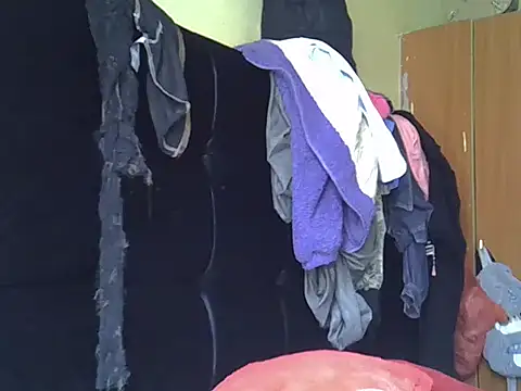 pretty jazminee1 online show from 05/21/26, 04:43