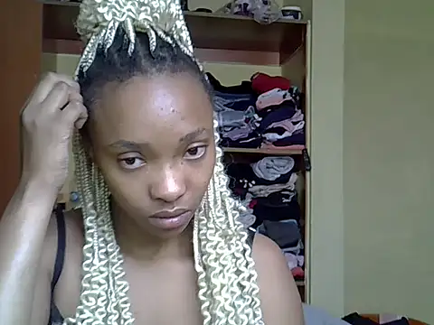 pretty jazminee1 online show from 05/19/26, 07:15