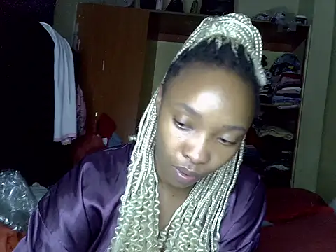 pretty jazminee1 online show from 05/25/26, 06:39
